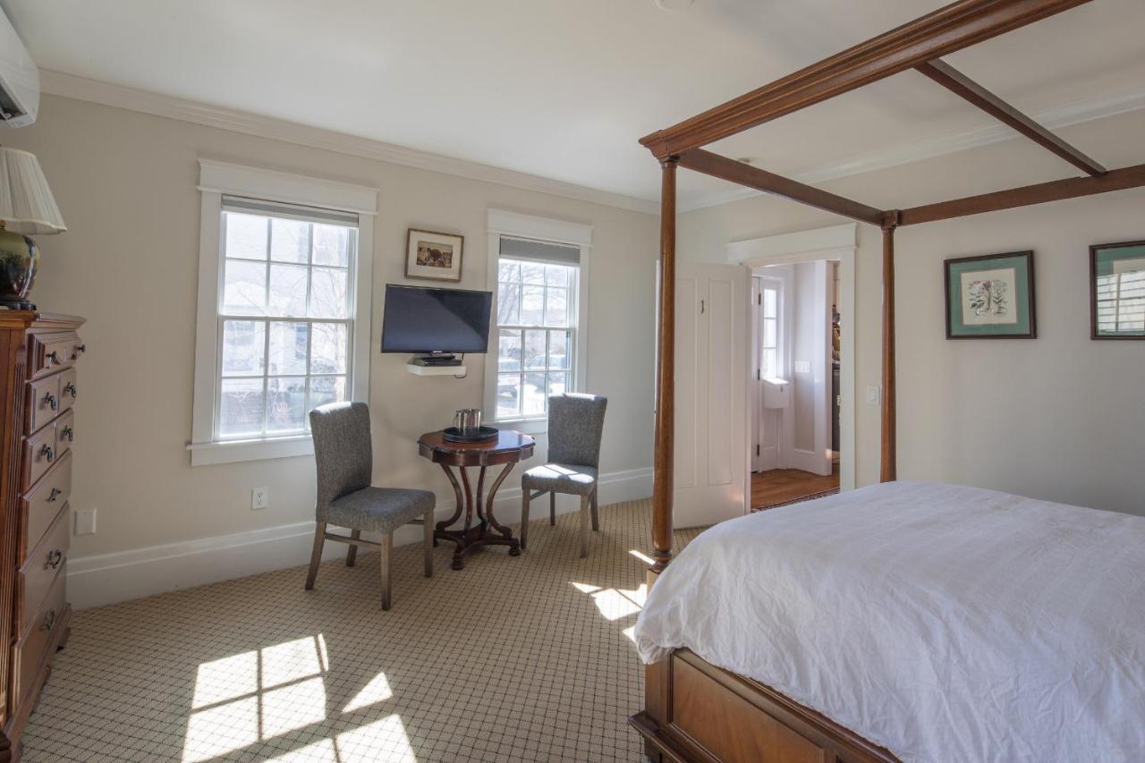 Bed and Breakfast The Clarendon House Provincetown Exterior foto